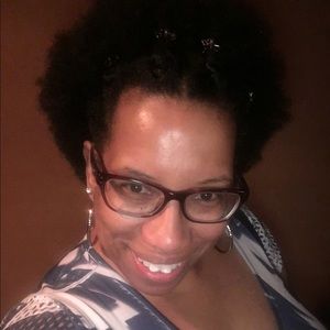 Meet your Posher, Denise